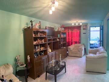 Casa en venta en Villas del Sol, Los Reyes La Paz – 2 recámaras, 2 niveles