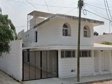 Casa en Venta de 2 niveles, Tuxtla Gutierrez, Chiapas