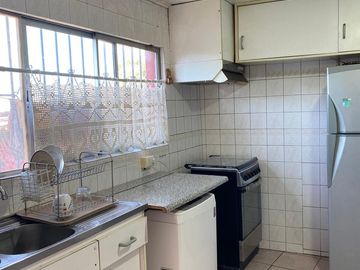 Se vende amplia casa, apta credito hipotecario 7 dormitorios, 10 estacionamientos