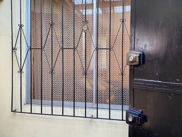 Se vende amplia casa, apta credito hipotecario 7 dormitorios, 10 estacionamientos