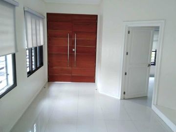 For Rent: 5 Bedroom 5BR House and Lot in Ayala Alabang Village at Muntinlupa City