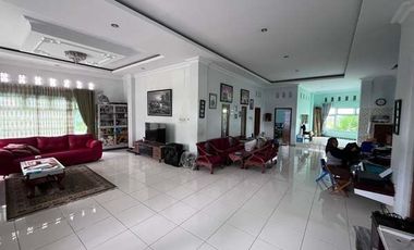 Dijual Rumah Luas dengan Kolam Renang Umum Cocok untuk Villa Hunian & Investasi Liburan