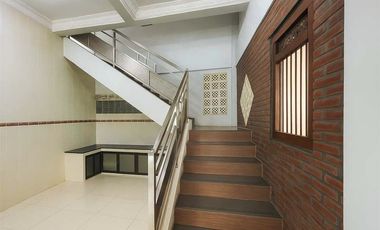 Dijual Rumah Luas dengan Kolam Renang Umum Cocok untuk Villa Hunian & Investasi Liburan