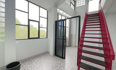 Dijual Rumah Luas dengan Kolam Renang Umum Cocok untuk Villa Hunian & Investasi Liburan
