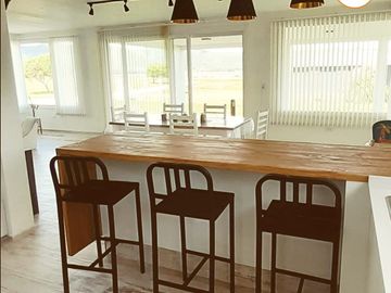 CASA TRES DORMITORIOS EN COUNTRY PUERTO DEL AGUILA-AMOBLADA-POTRERO DE GARAY-CORDOBA