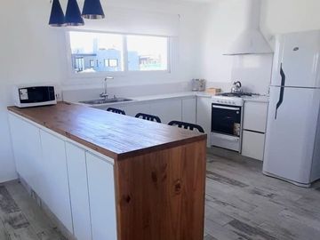 CASA TRES DORMITORIOS EN COUNTRY PUERTO DEL AGUILA-AMOBLADA-POTRERO DE GARAY-CORDOBA