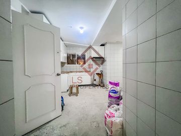 SC62 FOR SALE BIG Cut 4 Bedroom in Washington Tower near OKADA MANILA