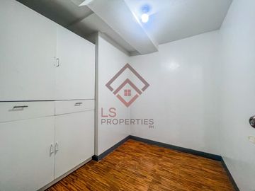 SC62 FOR SALE BIG Cut 4 Bedroom in Washington Tower near OKADA MANILA