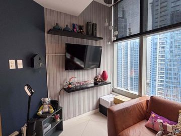 2 Bedroom Condo unit For Sale in One Central at Makati City