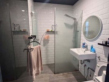 2 Bedroom Condo unit For Sale in One Central at Makati City