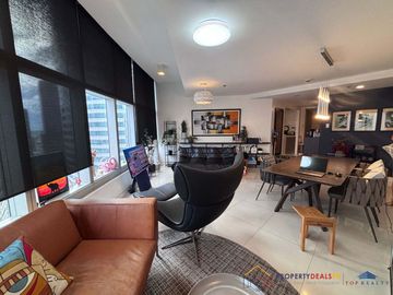 2 Bedroom Condo unit For Sale in One Central at Makati City