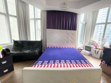 2 Bedroom Condo unit For Sale in One Central at Makati City