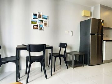 Luxury 1 bedroom condo, at floor 4 of 8, in Mantra Beach Condo