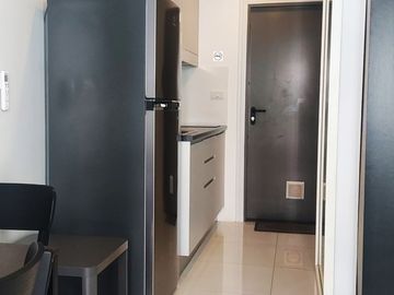 Luxury 1 bedroom condo, at floor 4 of 8, in Mantra Beach Condo