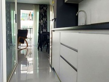 Luxury 1 bedroom condo, at floor 4 of 8, in Mantra Beach Condo