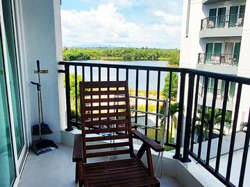 Luxury 1 bedroom condo, at floor 4 of 8, in Mantra Beach Condo