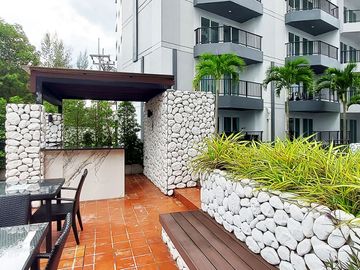 Luxury 1 bedroom condo, at floor 4 of 8, in Mantra Beach Condo