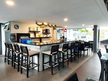 Luxury 1 bedroom condo, at floor 4 of 8, in Mantra Beach Condo