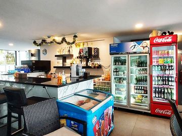 Luxury 1 bedroom condo, at floor 4 of 8, in Mantra Beach Condo