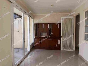 rumah sewa dekat sport club &sekolah di Legenda wisata