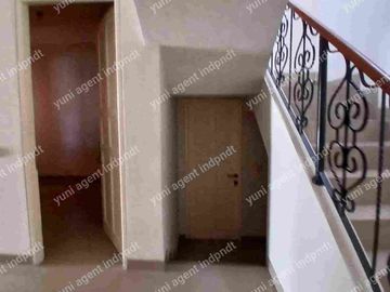 rumah sewa dekat sport club &sekolah di Legenda wisata