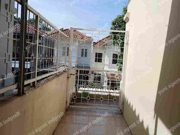 rumah sewa dekat sport club &sekolah di Legenda wisata
