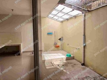 rumah sewa dekat sport club &sekolah di Legenda wisata