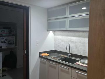 Clean Title RFO Furnished 2BR with Parking FOR SALE at One Uptown Residence BGC Taguig