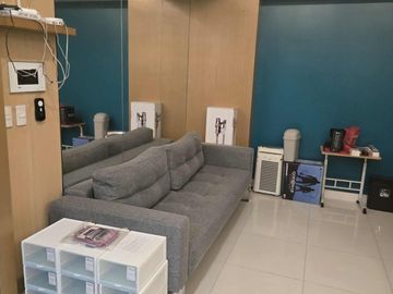 Clean Title RFO Furnished 2BR with Parking FOR SALE at One Uptown Residence BGC Taguig
