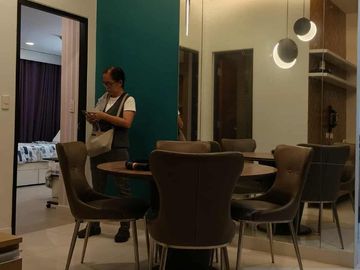 Clean Title RFO Furnished 2BR with Parking FOR SALE at One Uptown Residence BGC Taguig
