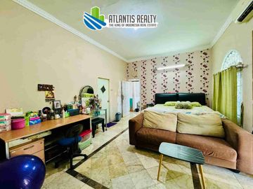 Di Jual atau Di sewakan Rumah Hook Dua Lantai di Taman Ratu Bebas Banjir