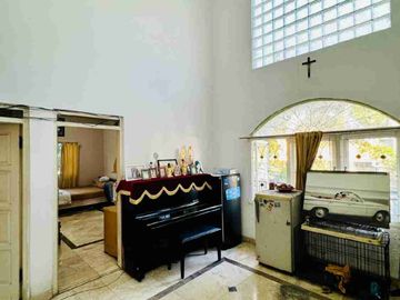 Di Jual atau Di sewakan Rumah Hook Dua Lantai di Taman Ratu Bebas Banjir