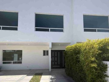 Hermosa Casa en Venta en Juriquilla Preserve