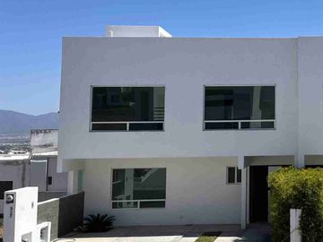 Hermosa Casa en Venta en Juriquilla Preserve