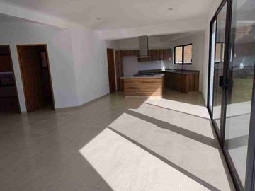Venta de Casa en Cuernavaca, Lomas de Tetela. Nueva, Fraccionamiento, Seguridad