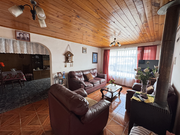 Casa 2 Pisos 5 Dirmitorios 2 Baños Parque Lantaño Chillán