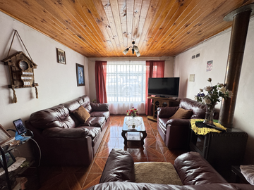 Casa 2 Pisos 5 Dirmitorios 2 Baños Parque Lantaño Chillán