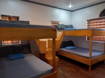 Preowned House and Lot with Pool in Filipinas Farm -EGR