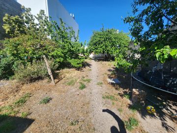 Vendo importante propiedad en Puerto Madryn Local comercial,casa de 4 dormitorios  y departamento