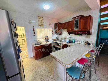 CASA SOLA EN VENTA EN FLORES MAGON CUERNAVACA