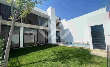 CASA SOLA EN VENTA, KLOOSTER VIVEROS, JIUTEPEC