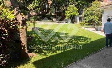 CASA SOLA EN VENTA EN AV. CUAUHTEMOC, CUERNAVACA