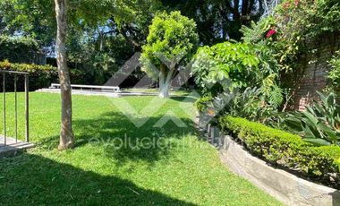 CASA SOLA EN VENTA EN AV. CUAUHTEMOC, CUERNAVACA