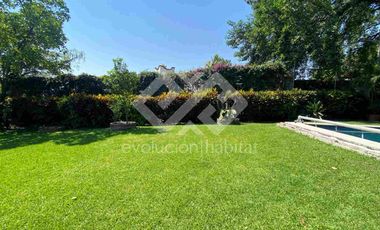 CASA SOLA EN VENTA EN AV. CUAUHTEMOC, CUERNAVACA
