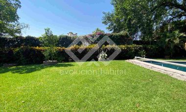 CASA SOLA EN VENTA EN AV. CUAUHTEMOC, CUERNAVACA