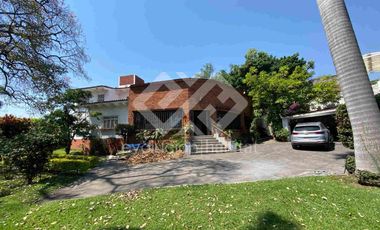 CASA SOLA EN VENTA EN AV. CUAUHTEMOC, CUERNAVACA