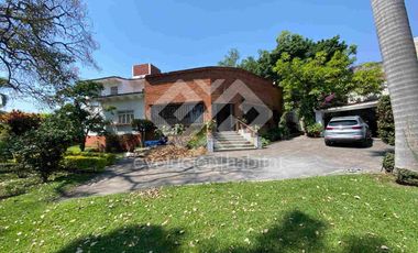 CASA SOLA EN VENTA EN AV. CUAUHTEMOC, CUERNAVACA