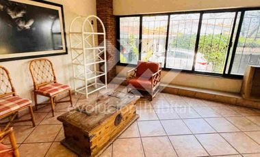 CASA SOLA EN VENTA EN AV. CUAUHTEMOC, CUERNAVACA