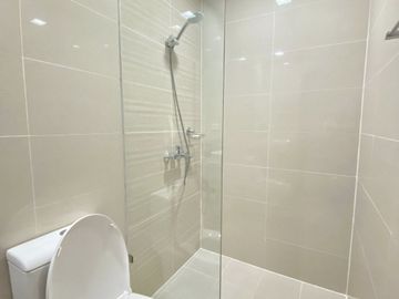 For Sale: 1 Bedroom Condo at Eastwood Luxury Global Plaza, Quezon City
