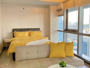 For Sale: 1 Bedroom Condo at Eastwood Luxury Global Plaza, Quezon City